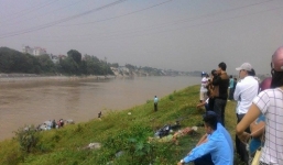 Hà Nội: Thanh niên gieo mình xuống sông tự tử